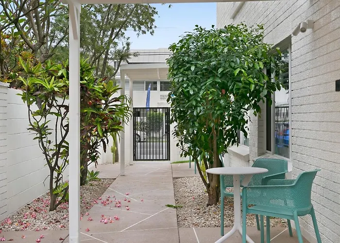 Spacious 4-Bed Villa With Mediterranean Charm