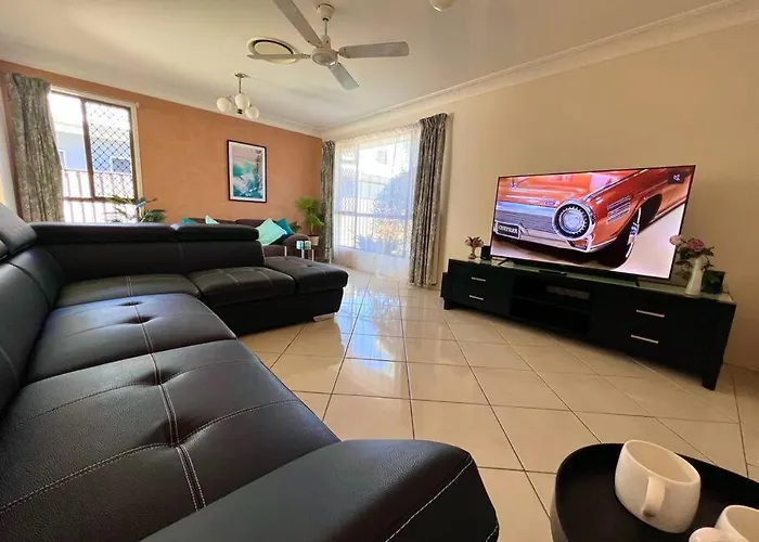 Waterfront Family House With Pool, Bbq