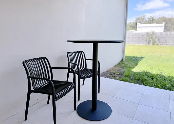 Theme Park Retreat Coomera 5 Beds Villa