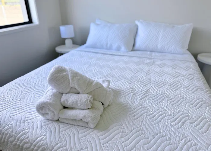 Theme Park Retreat Coomera 5 Beds Villa